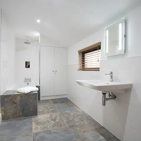 Feriehus New 4 Bedroom At Waterhead Range By Letmestay Ambleside