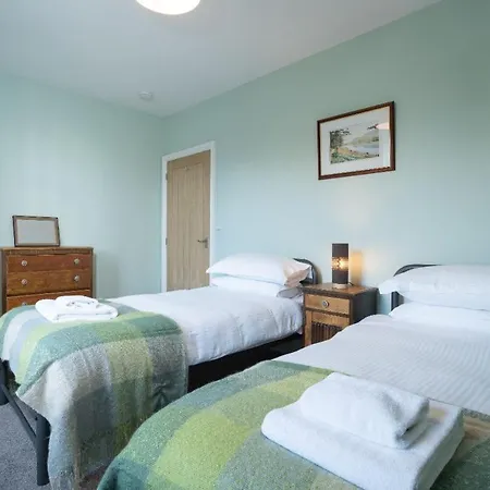 New 4 Bedroom At Waterhead Range By Letmestay