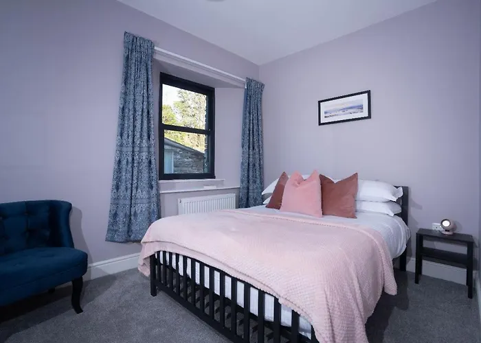 New 4 Bedroom At Waterhead Range By Letmestay *