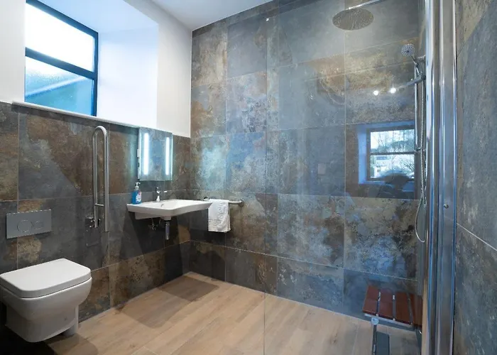 Casa de Férias New 4 Bedroom At Waterhead Range By Letmestay *