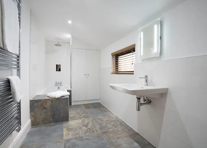 Casa de Férias New 4 Bedroom At Waterhead Range By Letmestay Ambleside